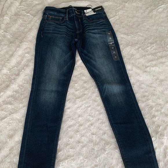 NEW Express Mid Rise Jeans - Picture 9 of 15